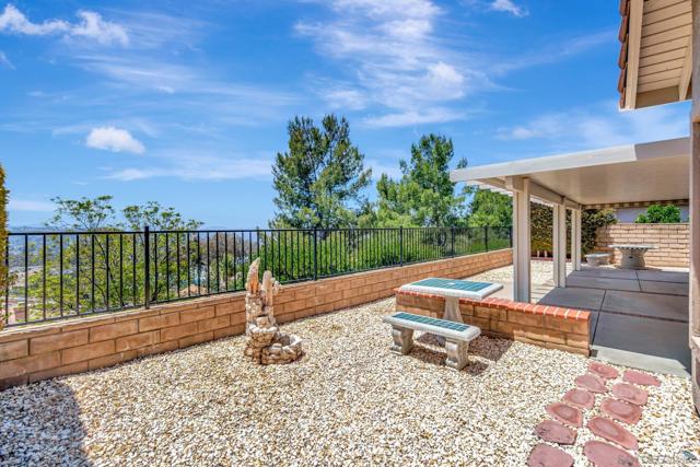 2361 Columbine Dr, Alpine CA: https://media.crmls.org/mediaz/e756c3d1-7620-4bb2-8238-c1cb21905a1c.jpg