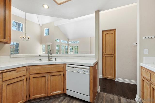 12646 Springbrook Dr, San Diego CA: https://media.crmls.org/mediaz/e756df7c-c615-4a5e-8706-94bc7b2a010e.jpg