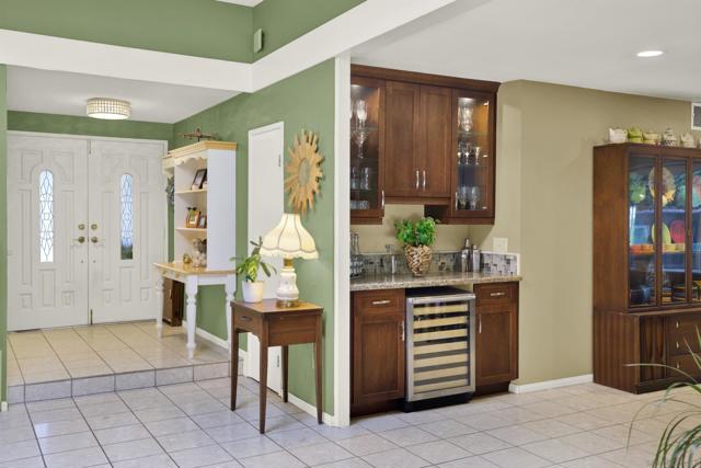 14152 Kendra Way, Poway CA: https://media.crmls.org/mediaz/e757b815-f3cb-4f5e-a161-d08d3e825ae2.jpg