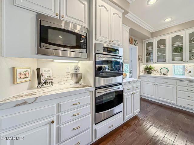 11535 Northdale Drive, Moorpark CA: https://media.crmls.org/mediaz/e757f1b4-abde-441b-b4f7-582b35dc2daf.jpg