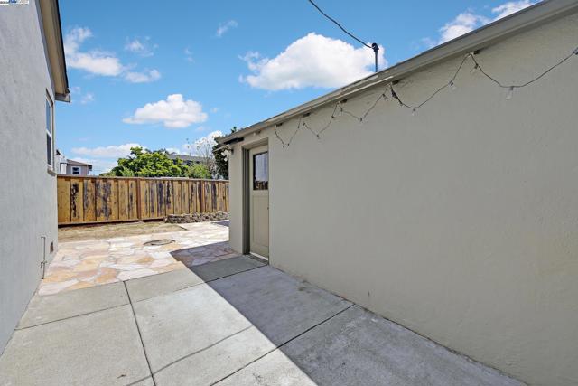 297 Lorraine Blvd, San Leandro CA: https://media.crmls.org/mediaz/e757f3e6-2293-40e7-8a45-54c1e80352ad.jpg
