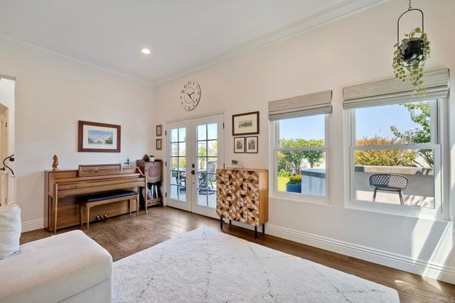 1782 E Pointe Avenue, Carlsbad CA: https://media.crmls.org/mediaz/e7582a96-4116-49ed-9654-ee13cbea50c4.jpg