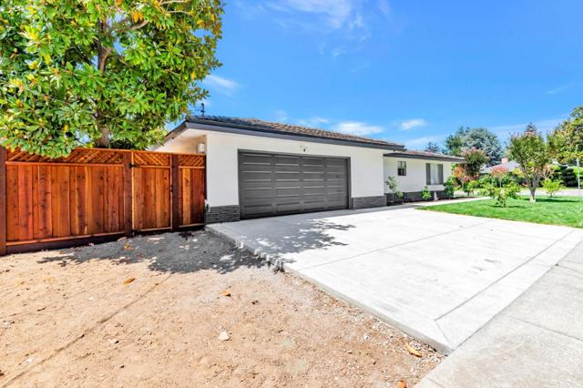 700 Eschenburg Drive, Gilroy CA: https://media.crmls.org/mediaz/e7589ee4-6627-4848-9817-919dab6f1854.jpg