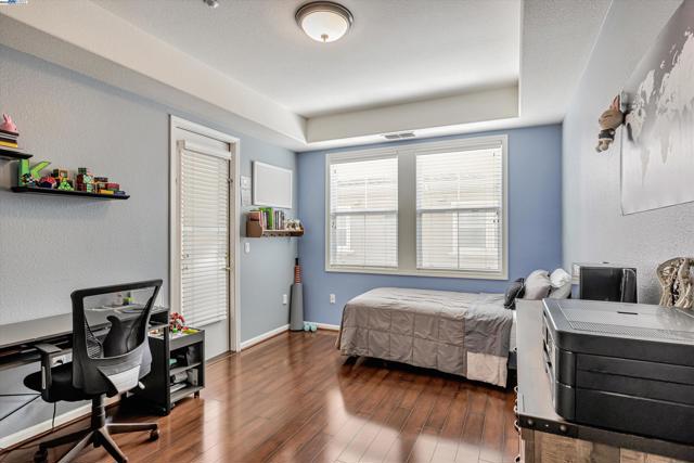 Image 18 of 34 For 4380 Fitzwilliam St