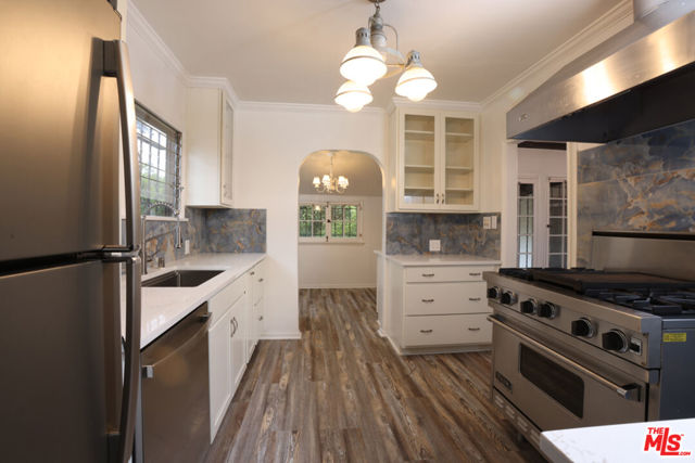 755 N CRESCENT HEIGHTS, Los Angeles CA: https://media.crmls.org/mediaz/e75978f1-aff6-4538-b7bc-5dbec948507f.jpg