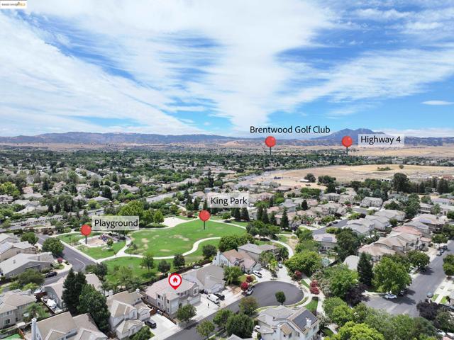 1212 landover, Brentwood CA: https://media.crmls.org/mediaz/e75a1fe2-1fc7-4819-908a-5ad241fdfaf8.jpg