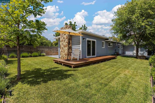 225 Babette Ct, Pleasant Hill CA: https://media.crmls.org/mediaz/e75a4b4d-4229-4b4f-8b7c-d79dd8e50154.jpg