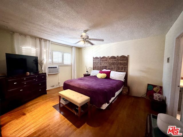 3704 W 111th Place, Inglewood CA: https://media.crmls.org/mediaz/e75a7716-f237-4e17-a367-28268dcaa825.jpg