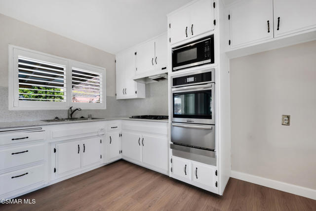 839 Jenny Drive, Newbury Park CA: https://media.crmls.org/mediaz/e75a983a-e7c0-4f9c-9a21-7ed8f600dc8e.jpg