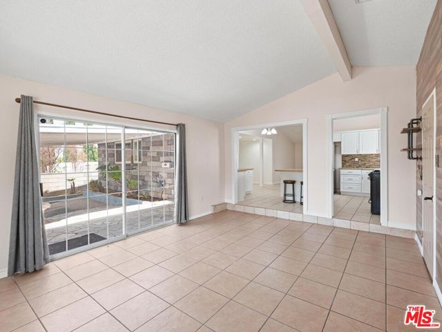 18717 Kimbrough Street, Canyon Country CA: https://media.crmls.org/mediaz/e75acc70-1b9e-4460-af91-c9dd647008d8.jpg