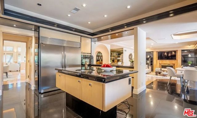 10214 Candleberry Lane, Northridge CA: https://media.crmls.org/mediaz/e75ace80-ea6c-44b3-9011-46aba22b5d6a.jpg