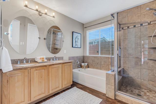 349 Cose Ln, Tracy CA: https://media.crmls.org/mediaz/e75b23df-6eb5-490e-a109-26436d4f3ce4.jpg