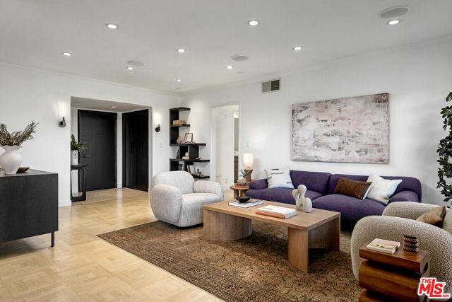 949 N Kings Road, West Hollywood CA: https://media.crmls.org/mediaz/e75c44f1-6852-426a-a313-3c71147c5e62.jpg