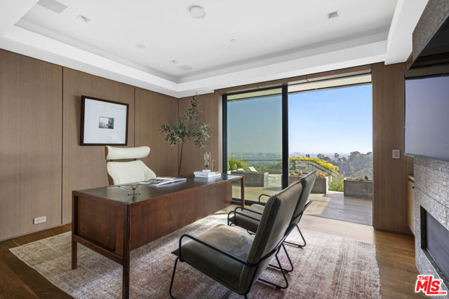 1731 Summitridge Drive, Beverly Hills CA: https://media.crmls.org/mediaz/e75d9b74-55ab-4ac2-a771-e40ab933b7b6.jpg