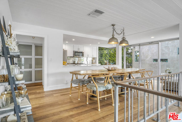 657 Mildred Avenue, Venice CA: https://media.crmls.org/mediaz/e75e474f-de49-4d4d-994e-12a740105ccc.jpg