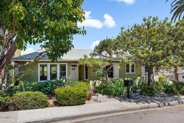 196 Malcolm Drive Drive, Pasadena CA: https://media.crmls.org/mediaz/e75e8e2a-8be7-4801-b0b5-9b55636cf4e5.jpg