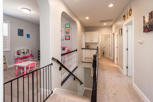 3417 River Shoal Avenue, Sacramento CA: https://media.crmls.org/mediaz/e75f7f2e-5174-4c1d-be9b-da130300cb2e.jpg