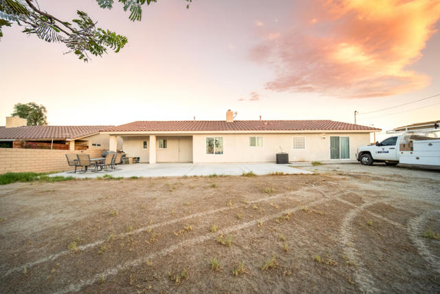 1492 N Marina Drive, Thermal CA: https://media.crmls.org/mediaz/e7602967-ece4-4a3e-a8a6-df8020cd5d62.jpg
