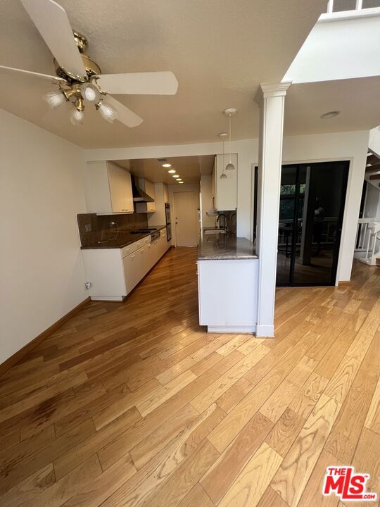 1629 Michael Lane, Pacific Palisades CA: https://media.crmls.org/mediaz/e7607161-cb88-4662-a370-ba458f4dad9c.jpg
