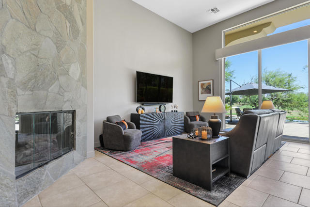 79840 Rancho La Quinta Drive, La Quinta CA: https://media.crmls.org/mediaz/e760c9f8-0b7d-4075-b1c5-ca3e8544dde4.jpg
