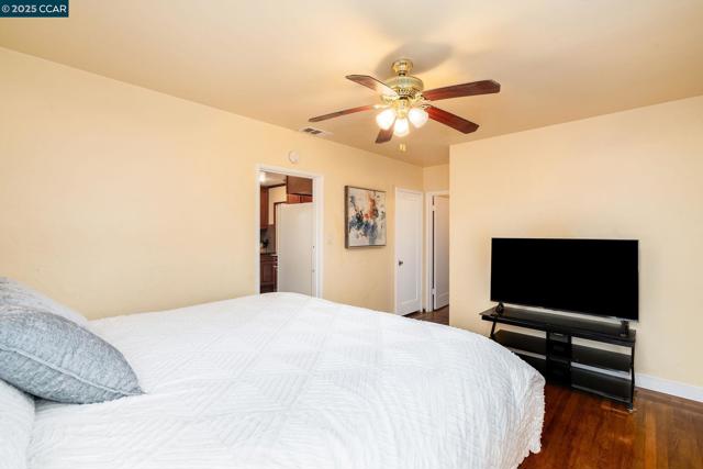 66 Murdock St, Richmond CA: https://media.crmls.org/mediaz/e76152cf-ca8d-4b59-8ea3-87bf7a597675.jpg