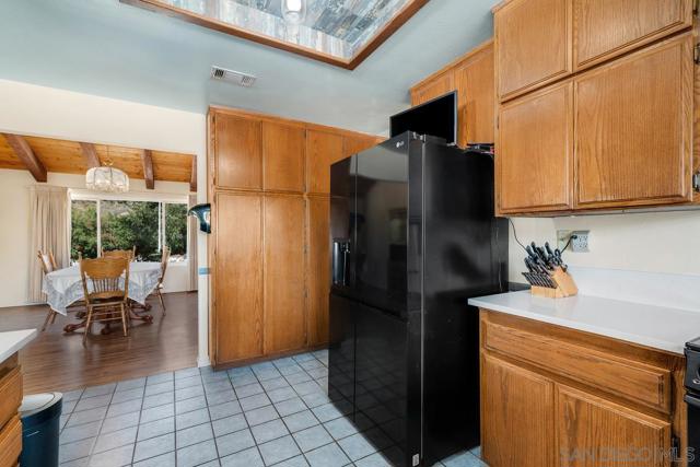 25980 Forest Dr, Escondido CA: https://media.crmls.org/mediaz/e76173ff-28d5-40df-a93c-c20d46672d52.jpg
