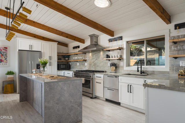 Detail Gallery Image 10 of 30 For 3086 Grove St, Ventura,  CA 93003 - 3 Beds | 3 Baths