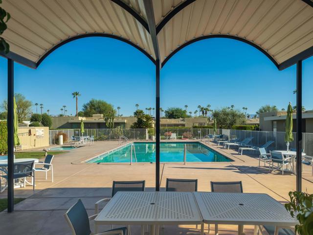 70164 Frank Sinatra Drive, Rancho Mirage CA: https://media.crmls.org/mediaz/e761eb8f-afcc-47bf-a57e-a3baf175a079.jpg