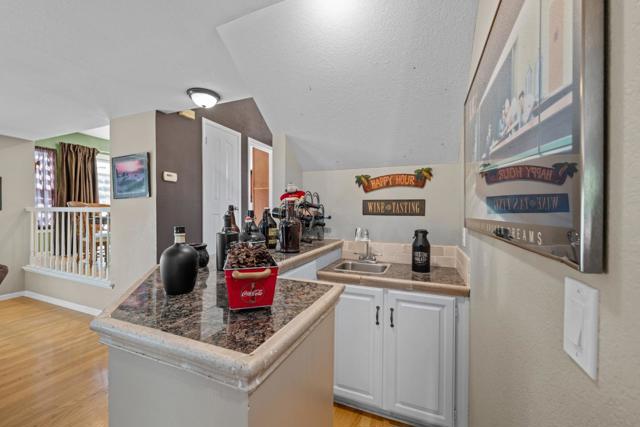 151 Tierra Del Sol, Hollister CA: https://media.crmls.org/mediaz/e76286b2-6770-4a9c-8a04-01f603e3b502.jpg