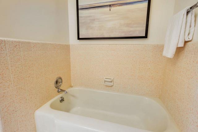 3709 Kenwood Avenue, San Mateo CA: https://media.crmls.org/mediaz/e7629f37-2fd5-4b03-9935-e512ac87d655.jpg