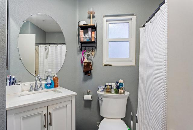 69867 Kent Place, Cathedral City CA: https://media.crmls.org/mediaz/e7637bc1-37df-4f56-b5db-232eb5611560.jpg