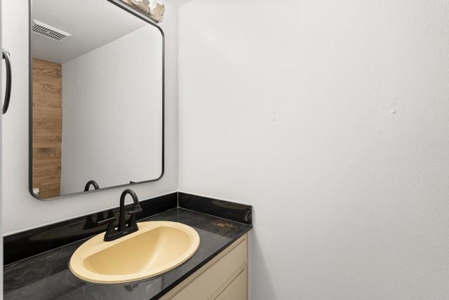 Detail Gallery Image 21 of 47 For 4169 Balboa Way, San Diego,  CA 92117 - 3 Beds | 2/1 Baths