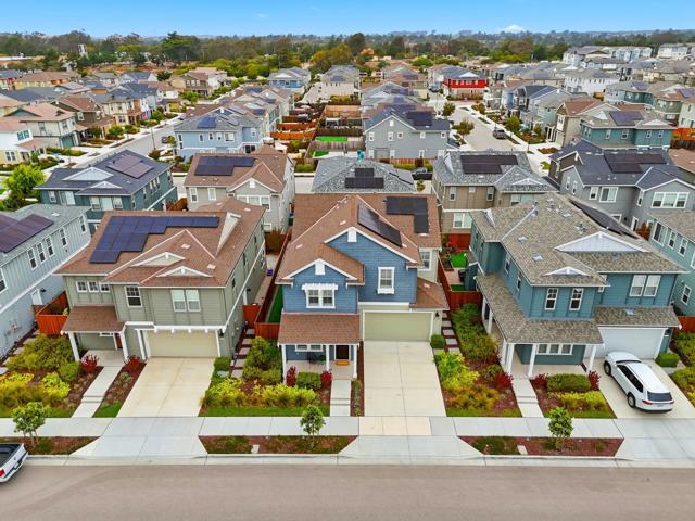 275 Skyview Drive, Marina CA: https://media.crmls.org/mediaz/e7653548-329b-478d-b7aa-0315de2f3bd6.jpg