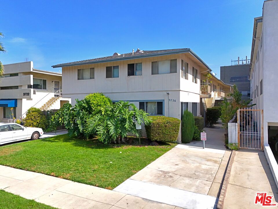 Multifamily at 3726 Mentone Avenue