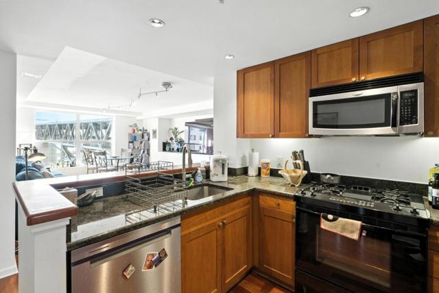 400 Beale Street, San Francisco CA: https://media.crmls.org/mediaz/e7672247-57d9-4696-a98e-8171f071039d.jpg
