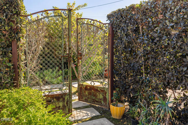 Detail Gallery Image 29 of 34 For 1030 Adelaine Ave, South Pasadena,  CA 91030 - 4 Beds | 3 Baths