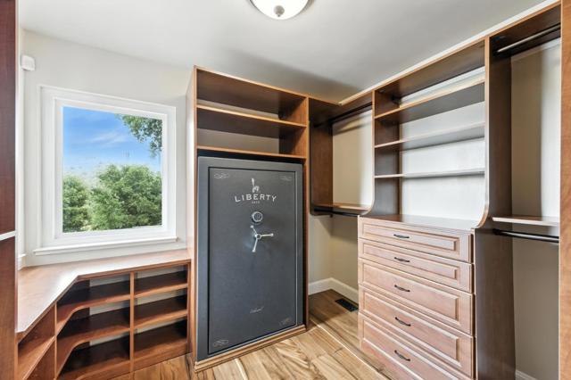 18702 Bear Creek Road, Los Gatos CA: https://media.crmls.org/mediaz/e7676cd6-1a37-46a9-9cbd-1ebade814f63.jpg