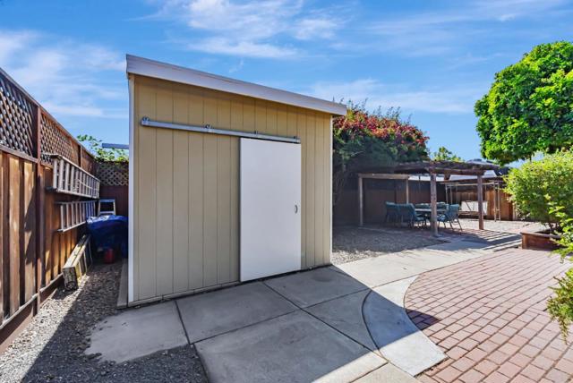 25875 Bel Aire Drive, Hayward CA: https://media.crmls.org/mediaz/e7679c10-3b5a-4656-bfb7-3aa7a7881d54.jpg
