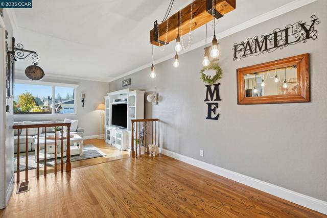 7519 Driftwood Way, Pleasanton CA: https://media.crmls.org/mediaz/e7680d96-0c59-4fd9-8ff5-c3f04a589632.jpg