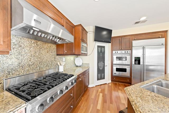 Detail Gallery Image 15 of 52 For 5273 Greenwillow Ln, San Diego,  CA 92130 - 5 Beds | 5/1 Baths