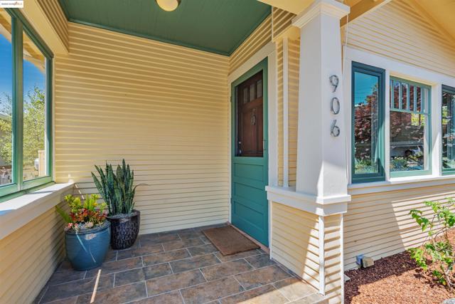 906 Carmel Ave, Albany CA: https://media.crmls.org/mediaz/e76958f4-47dc-4a3e-9614-ac460c59a53a.jpg