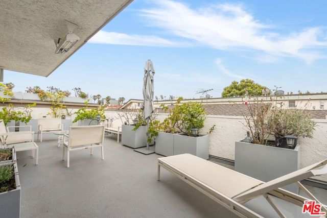 1730 California Avenue, Santa Monica CA: https://media.crmls.org/mediaz/e769afa0-27c5-412a-8472-ad86005d3bfd.jpg