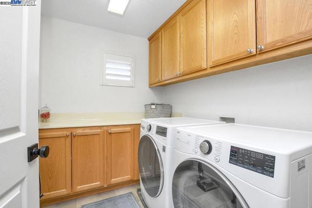 675 Merritt Ct, Discovery Bay CA: https://media.crmls.org/mediaz/e769b0d7-0e09-43b4-9208-44db166d3dd0.jpg