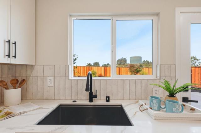 324 Glencourt Way, Pacifica CA: https://media.crmls.org/mediaz/e76a18cf-e14f-436a-aa70-d953d4117a77.jpg