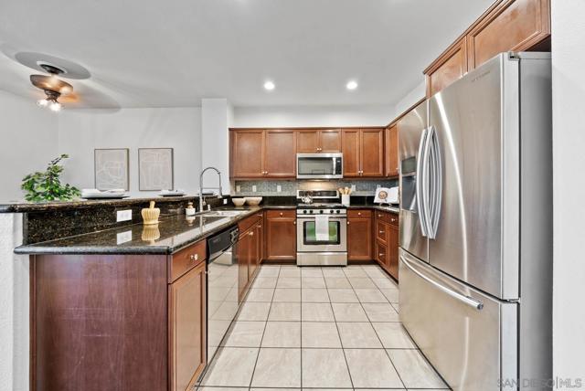 5439 Soho View Ter, San Diego CA: https://media.crmls.org/mediaz/e76b385b-9d32-4172-9b52-cf73d03f2a29.jpg