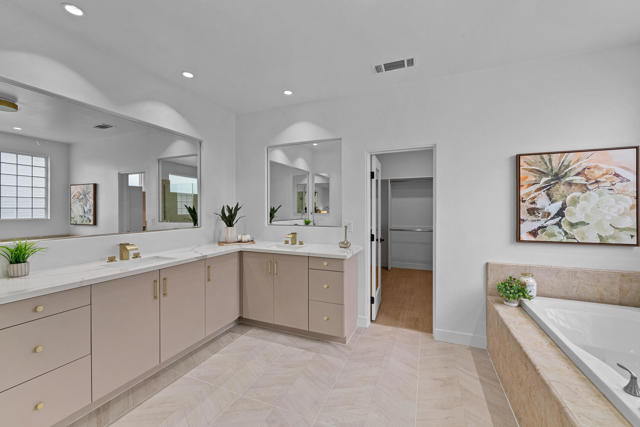 4315 Vantage Lane, Palm Springs CA: https://media.crmls.org/mediaz/e76b6dc3-79f7-4907-941a-4b632dd44af2.jpg