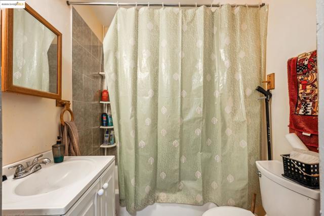 1820 International Blvd, Oakland CA: https://media.crmls.org/mediaz/e76e6db1-017f-4a0c-b816-7c799f464fda.jpg