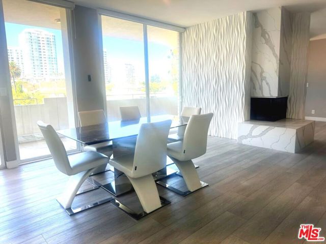 1333 S Beverly Glen Boulevard, Los Angeles CA: https://media.crmls.org/mediaz/e76ede0d-301f-4094-817e-8c39957ff52e.jpg