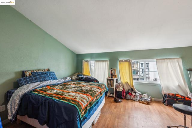 1820 International Blvd, Oakland CA: https://media.crmls.org/mediaz/e76f813d-340f-4634-b3e2-2acd8973bdd3.jpg
