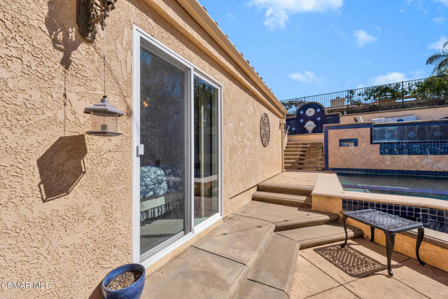 4542 Skidmore Court, Moorpark CA: https://media.crmls.org/mediaz/e76fc22d-9e99-4dc9-805a-0b14679e6a7e.jpg